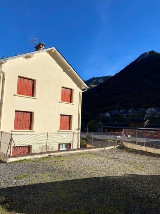 Appartement Au Centre Ville. Cauterets Exterior photo